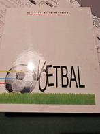 Mooie map over voetbal, Livres, Livres de sport, Enlèvement ou Envoi, Comme neuf, Sport de ballon