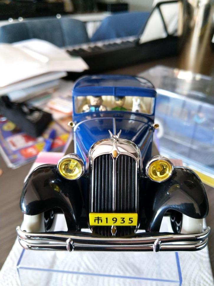 TINTIN /KUIFJE AUTO schaal 1/24 ( 21 cm ) Bieden vanaf 35 eu, Verzamelen, Stripfiguren, Nieuw, Beeldje of Figuurtje, Kuifje, Ophalen of Verzenden