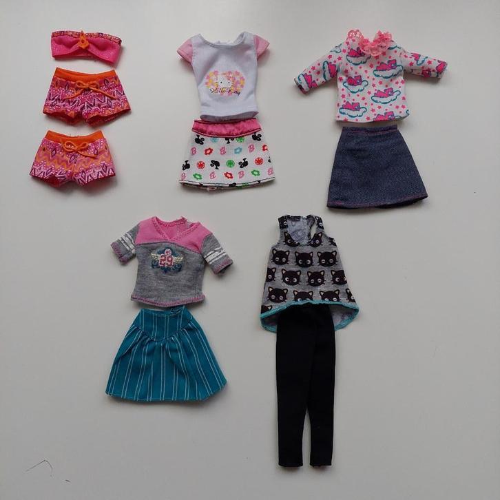 Barbie kledij setjes, Kinderen en Baby's, Speelgoed | Poppen, Gebruikt, Barbie, Ophalen of Verzenden