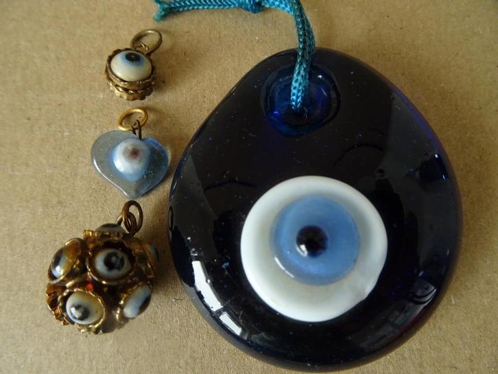Curiosa boze oog medaillon boze oog hanger Turkije set 1970, Antiek en Kunst, Curiosa en Brocante, Ophalen of Verzenden