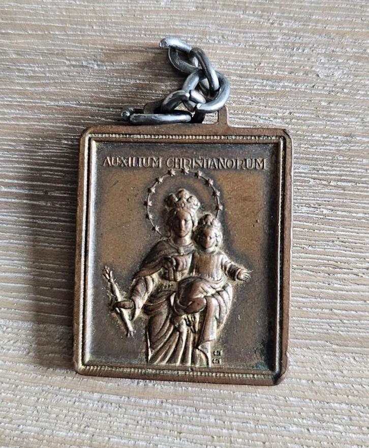 Médaille antique catholique, Antiquités & Art, Antiquités | Objets religieux, Enlèvement