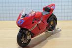 Casey Stoner Ducati Desmocedici 2007 WORLD CHAMPION 1:12, Moteur, Enlèvement ou Envoi, Neuf, 1:9 à 1:12