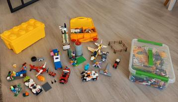 Lego met auto's, vliegtuigen en toren, Enlèvement, Comme neuf, Lego