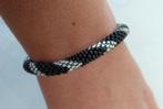 Gehaakte kralenarmband, Ophalen of Verzenden, Nieuw, Zwart, Overige materialen