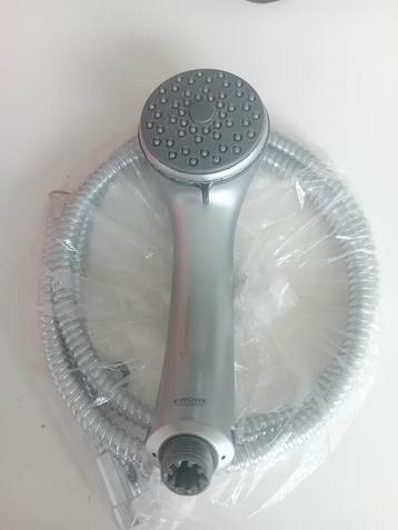 Douche sproeier met slang. In goede staat. Merk crown. beschikbaar voor biedingen