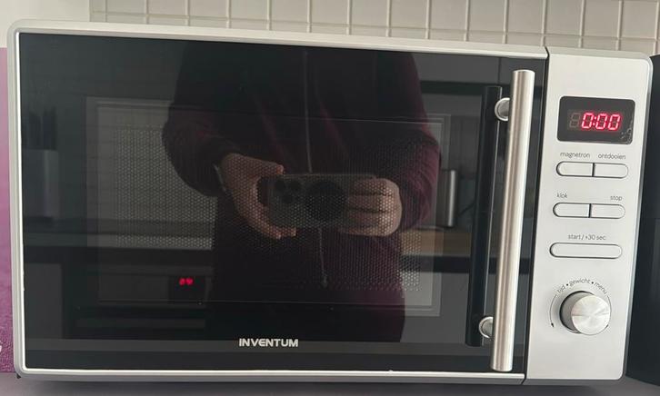 Inventum magnetron, Elektronische apparatuur, Microgolfovens, Zo goed als nieuw, Vrijstaand, Microgolfoven, Minder dan 45 cm, Draaiplateau