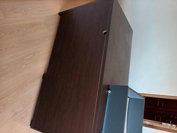2 deurs kleerkast en bureautje, Huis en Inrichting, Kasten | Kleerkasten, Ophalen, Gebruikt, Met deur(en)