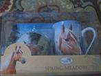 Coffret cadeau - Coffret cadeau « Spring Meadow » Horses new, Maison & Meubles, Cuisine | Vaisselle, Autres types, Autres styles