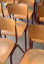 DRINGEND GEZOCHT SCHOOLSTOELEN, Ophalen