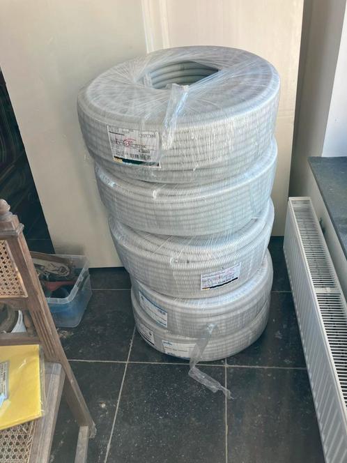 Partij elektriciteits draad (+/- 700 M), Doe-het-zelf en Bouw, Elektriciteit en Kabels, Ophalen