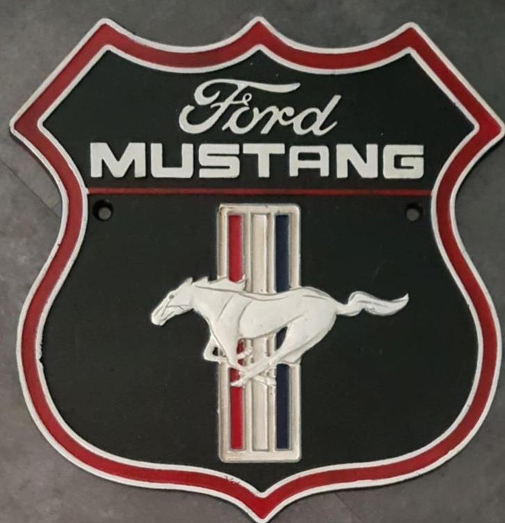 Ford Mustang zwaar gietijzeren decoratie bord en veel andere, Verzamelen, Merken en Reclamevoorwerpen, Zo goed als nieuw, Reclamebord