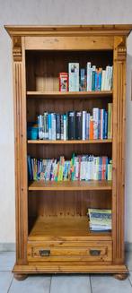 Wuustwezel. Massieve boekenkast grenen., Ophalen