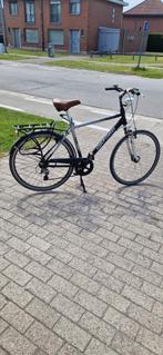 Fiets in goeie staat met lichten en slot, Tuin en Terras, Zonneschermen, Ophalen, Zo goed als nieuw
