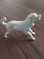 Oud wit porseleinen hondje, Antiek en Kunst, Antiek | Porselein, Ophalen of Verzenden