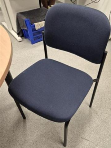 Stoelen - 4+4 stuks beschikbaar voor biedingen