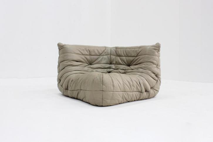 Vintage Togo leren hoek fauteuil Ligne Roset Michel Ducaroy, Antiquités & Art, Antiquités | Meubles | Chaises & Canapés, Enlèvement