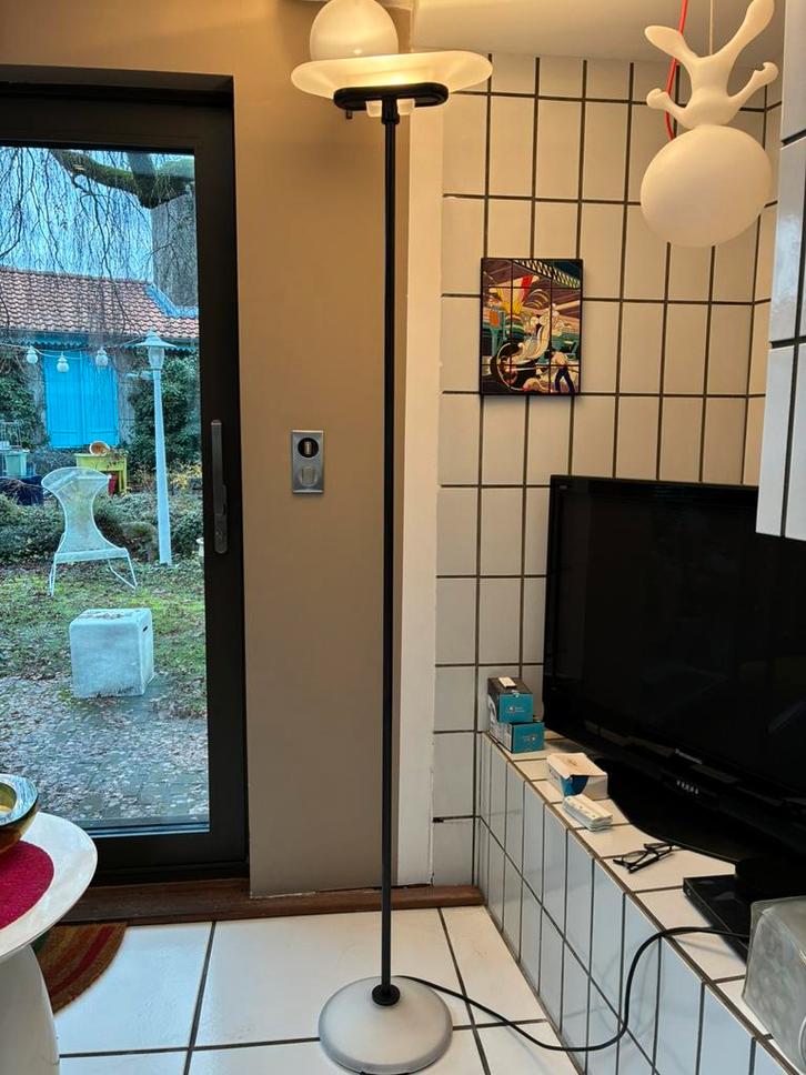 Arteluce Jill vloerlamp — Perry King, Huis en Inrichting, Lampen | Vloerlampen, Zo goed als nieuw, Glas, Ophalen of Verzenden