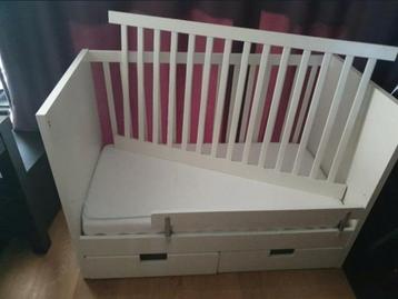 Evolutieve baby slaapbed beschikbaar voor biedingen