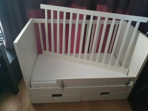 Evolutieve baby slaapbed, Kinderen en Baby's, Kinderkamer | Bedden, Gebruikt, 140 tot 160 cm, Minder dan 70 cm, Matras, Ophalen