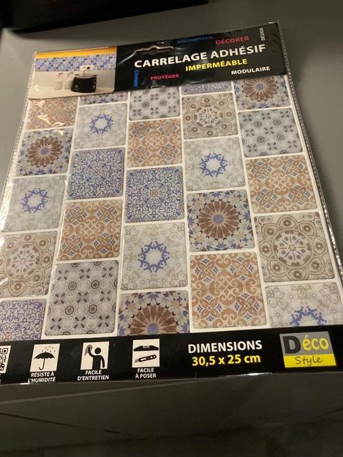 Lot de 3 pochettes neuves de carrelage adhésif, Doe-het-zelf en Bouw, Tegels, Nieuw, Wandtegels, Overige materialen, 20 tot 40 cm