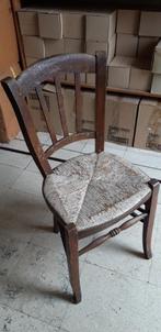 oude stoel met witte rieten zitting, Enlèvement
