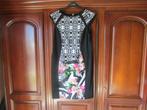 jurk nr 13 zwart met bloem 80 euro., Kleding | Dames, Ophalen, Zo goed als nieuw, Maat 46/48 (XL) of groter, Zwart