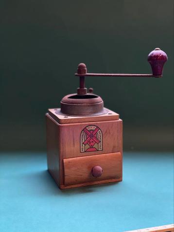 Vintage koffiemolen Heimat beschikbaar voor biedingen