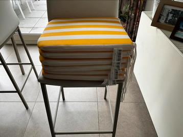 Tuinkussens beschikbaar voor biedingen