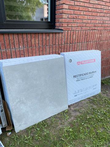 Keramische tegels beschikbaar voor biedingen