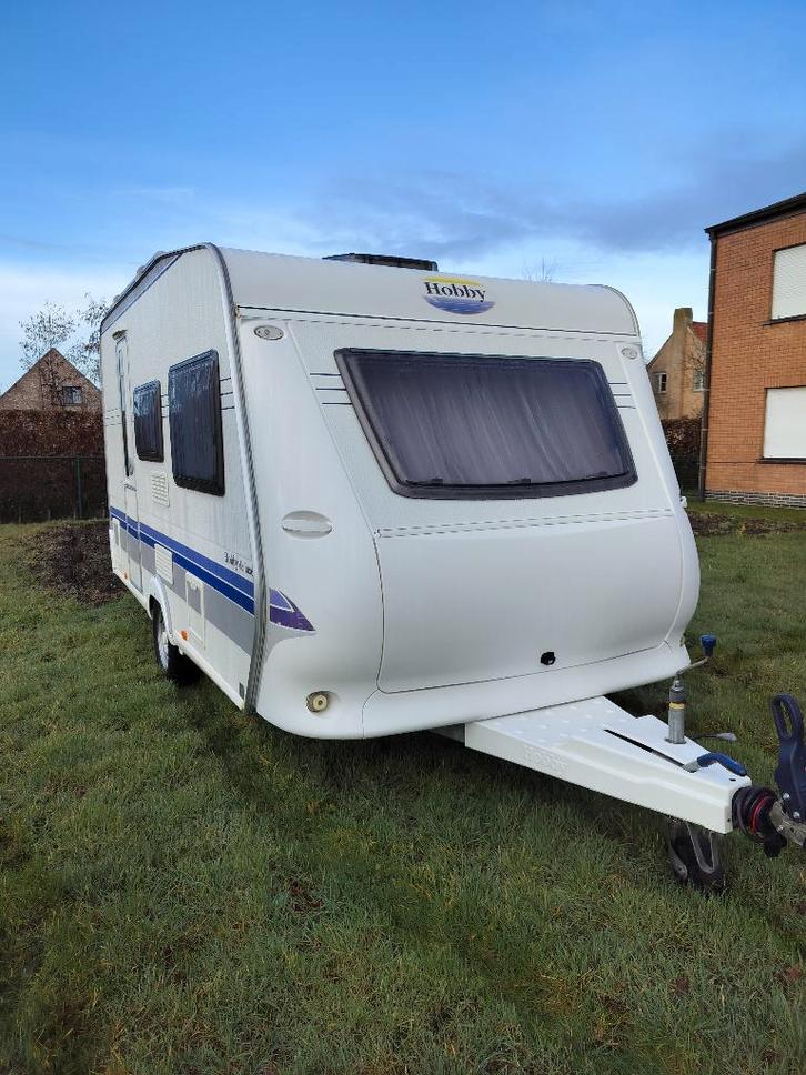 Hobby Deluxe, Caravanes & Camping, Caravanes, Particulier, jusqu'à 4, 750 - 1000 kg, Siège de train, Hobby, Lit transversal, 6 à 7 mètres