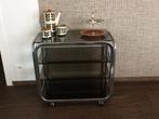 Vintage glazen serveerwagen roltafel op wieltjes, Huis en Inrichting, Tafels | Bijzettafels, Ophalen, Gebruikt, Metaal of Aluminium