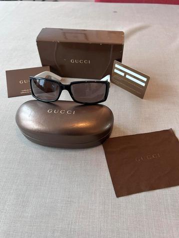 Gucci dameszonnebril PR8 60-16 120 beschikbaar voor biedingen