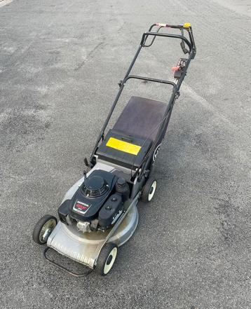Grasmaaier honda met zelftrekker beschikbaar voor biedingen