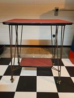 Table d'appoint et de télévision vintage sur roulettes, anné, 50 à 100 cm, 25 à 50 cm, Autres essences de bois, Vintage