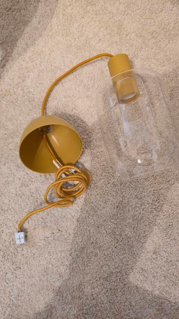 IKEA gele hanglamp met glazen kap beschikbaar voor biedingen