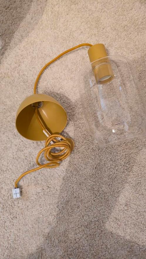 IKEA gele hanglamp met glazen kap, Huis en Inrichting, Lampen | Wandlampen, Zo goed als nieuw, Ophalen