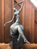 bronzen art modern ontworpen elegant vrouw, Antiek en Kunst, Ophalen of Verzenden