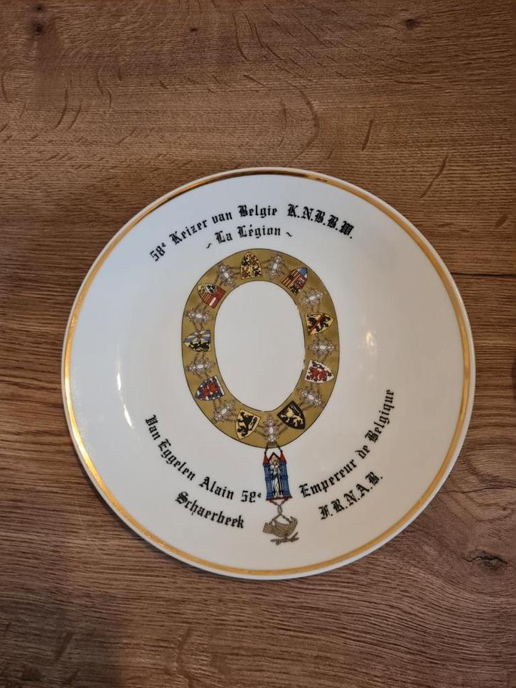 Boogschutters, boogschieten, Schaarbeek, keizer van België,, Antiek en Kunst, Antiek | Porselein, Ophalen of Verzenden