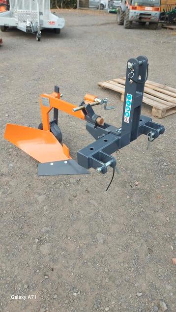 NIEUWE rondgang ploeg minitractor  beschikbaar voor biedingen
