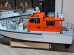 pilot rc modelboot, Hobby en Vrije tijd, Ophalen, Gebruikt