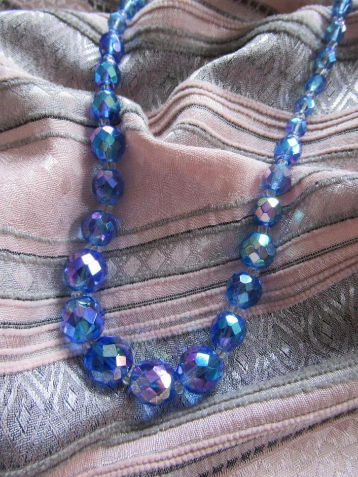 ketting-aurora borealis-1950-gefacetteerde kralen-VINTAGE, Handtassen en Accessoires, Antieke sieraden, Ketting, Ophalen of Verzenden