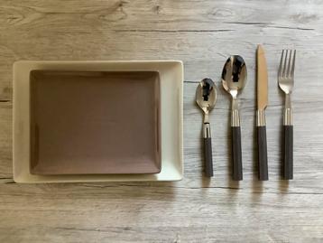 Twee kleurig service beschikbaar voor biedingen