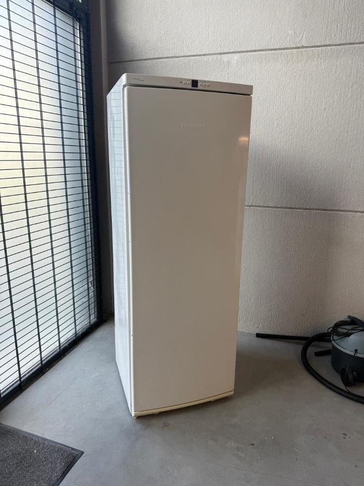 Liebherr diepvries No Frost 7 laden, Elektronische apparatuur, Vriezers en Diepvrieskisten, Gebruikt, Ophalen