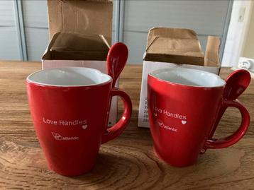 2 koffietassen in hartvorm 