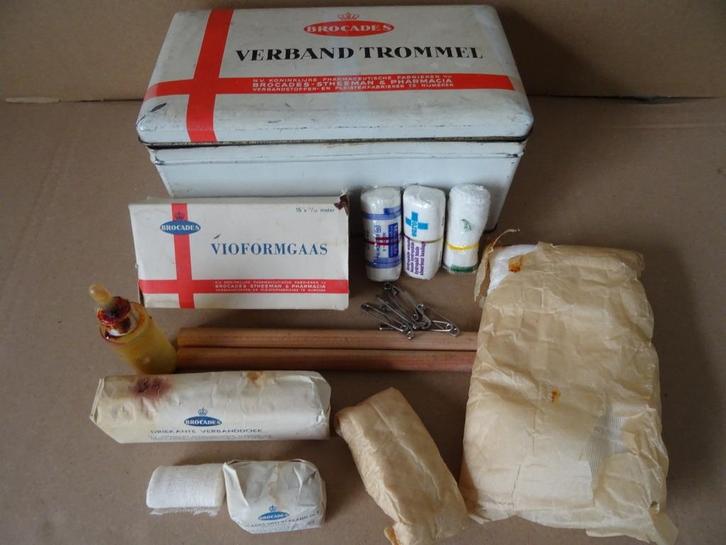 Curiosa vintage Brocades Verbandtrommel voor autobussen 1955, Verzamelen, Blikken, Gebruikt, Overige, Overige merken, Ophalen of Verzenden