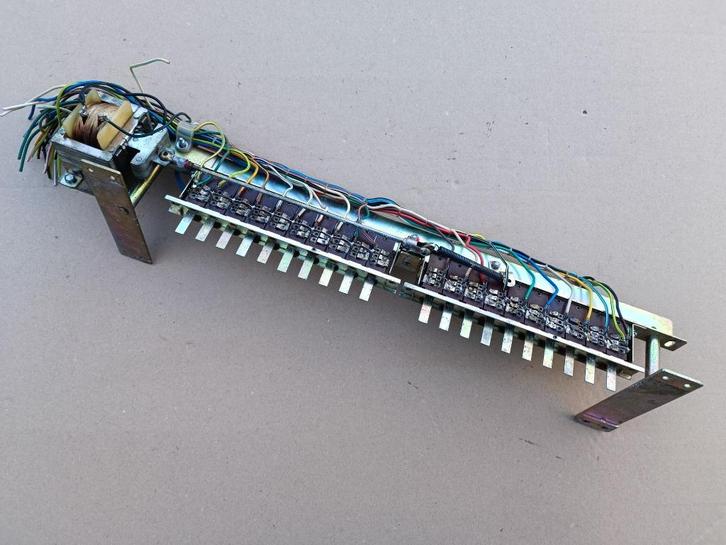 Toetsenbord Gedasa Sinfonola 1000 (1971) jukebox, Verzamelen, Automaten | Jukeboxen, Verzenden