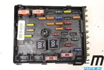 Zekeringskast in motorruimte VW Passat B6 Variant 3C0937125 beschikbaar voor biedingen