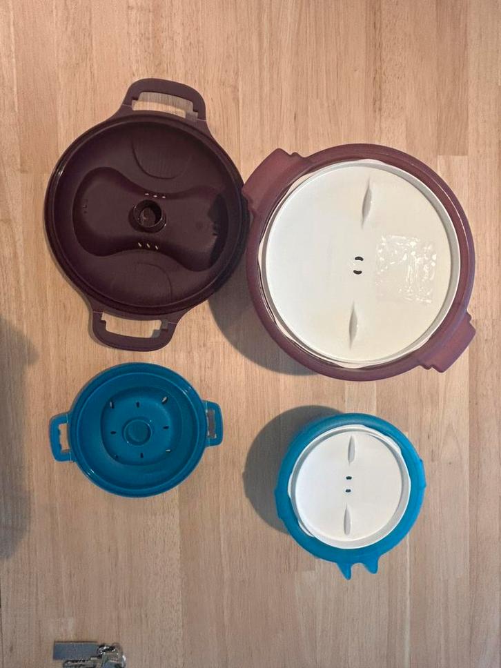 Tupperware rijstkokers klein en groot, Huis en Inrichting, Keuken | Tupperware, Zo goed als nieuw, Blauw, Paars, Ophalen