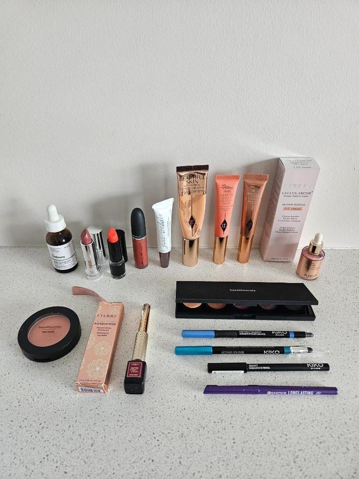 Set make-up producten: Charlotte Tilburry, Jane Iredale ..., Handtassen en Accessoires, Uiterlijk | Cosmetica en Make-up, Zo goed als nieuw