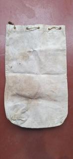 Kitbag anglais 1943, Collections, Enlèvement